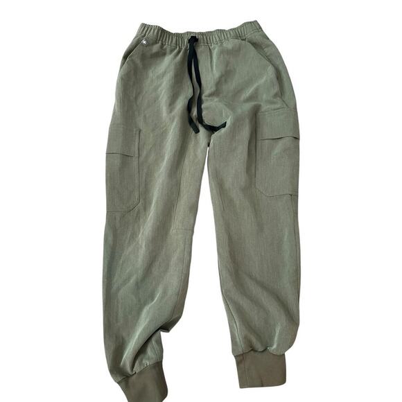 FIGS Men's Olive Green Elmina Collared Top & Kauro Cargo Scrub Pants Size XS - Picture 12 of 13